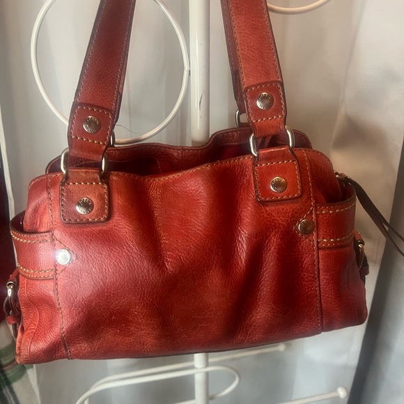 Fossil Red Leather Shoulder Bag with Slouchy Design - Picture 2 of 12